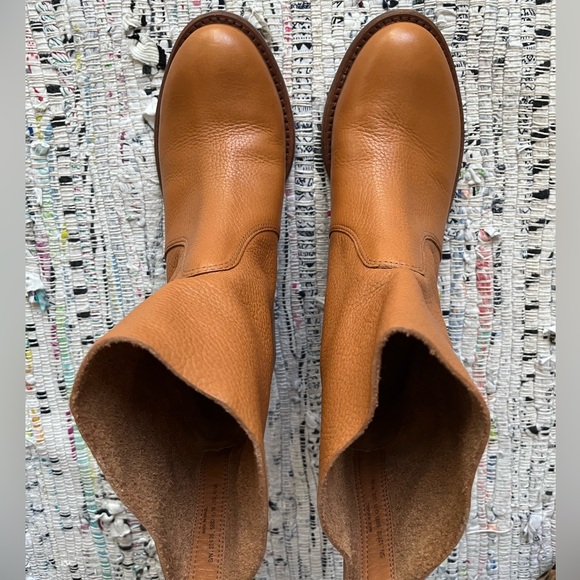 Tory Burch Siena Leather Booties in Light Tan-NWT - Picture 7 of 13